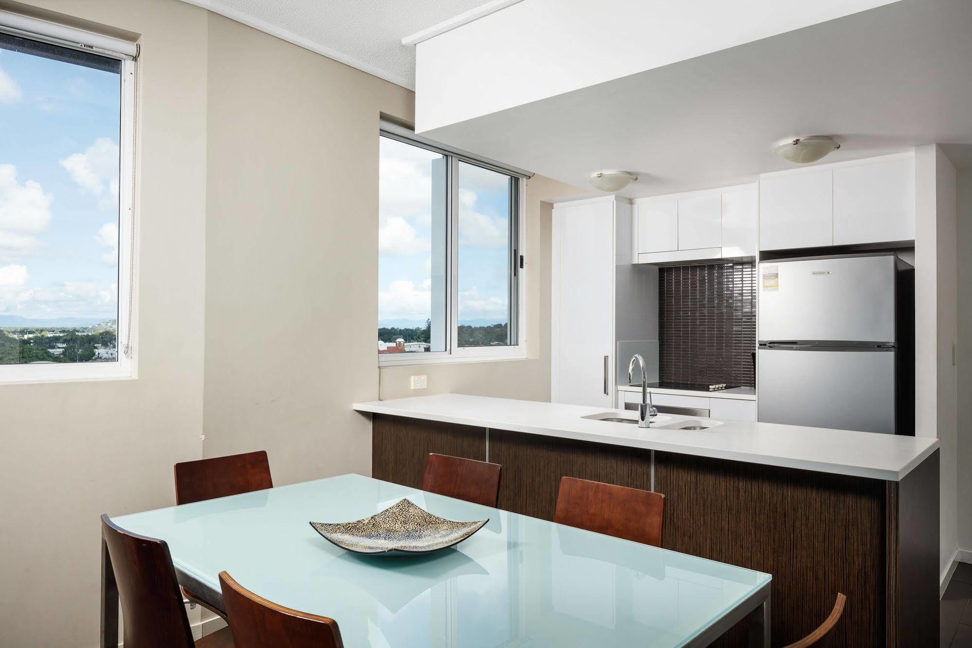 Central Holborn Apartments Таунсвіль Екстер'єр фото