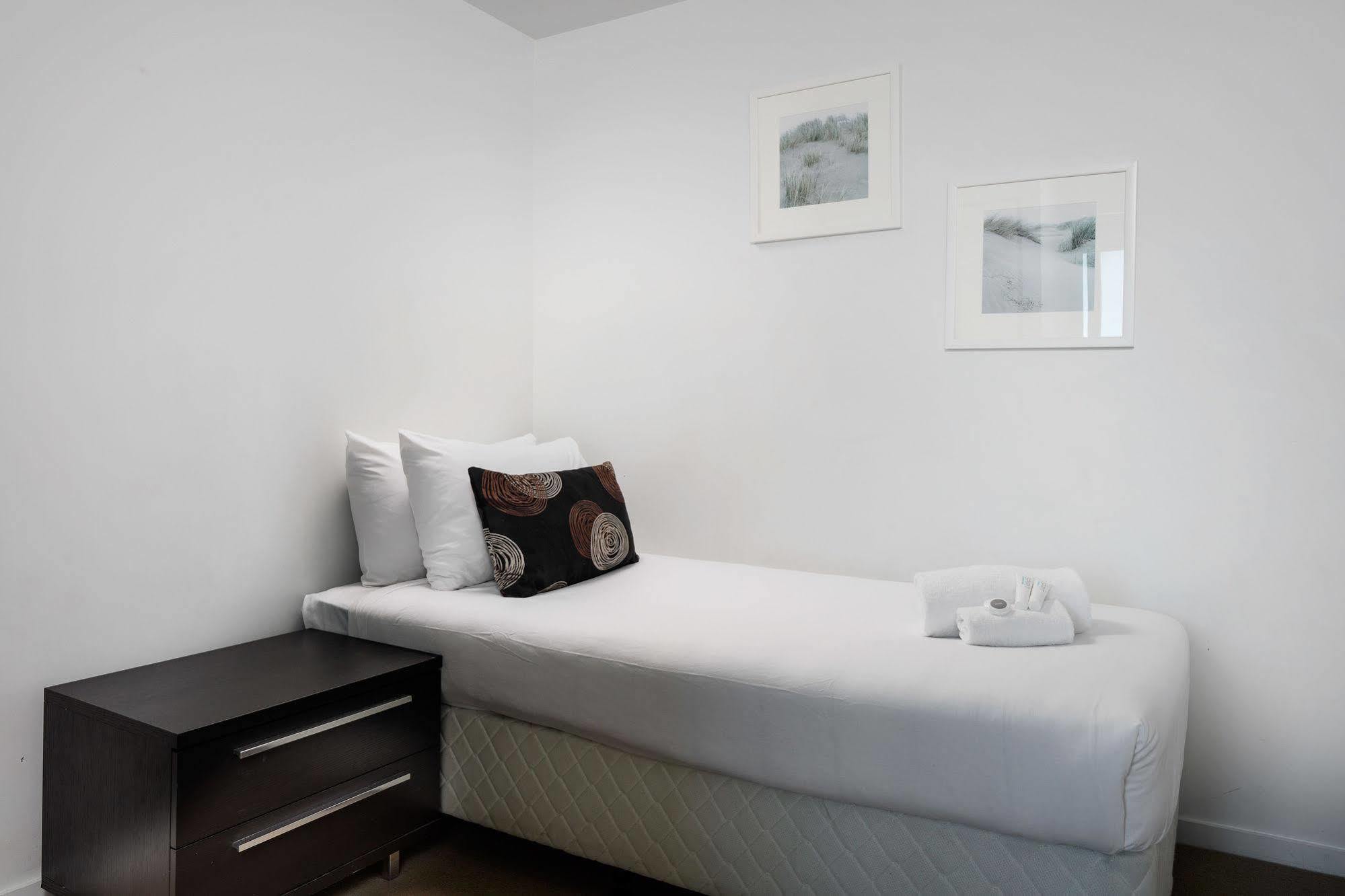 Central Holborn Apartments Таунсвіль Екстер'єр фото